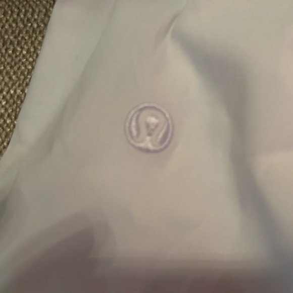 lululemon athletica White Cotton-Blend Poplin High-Rise Shorts-4" - Picture 6 of 6